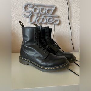 Dr. Martins Combat Boots🖤